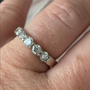 10K White Gold Ring w/ 5 diamonds approx size 7.5